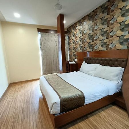Hotel A Suites Bombaj Zewnętrze zdjęcie